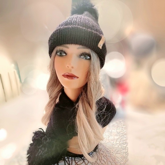 Chain Maiden Creations Handmade Black Sparkle Soft Knit Winter Hat & Scarf Set - Picture 3 of 10
